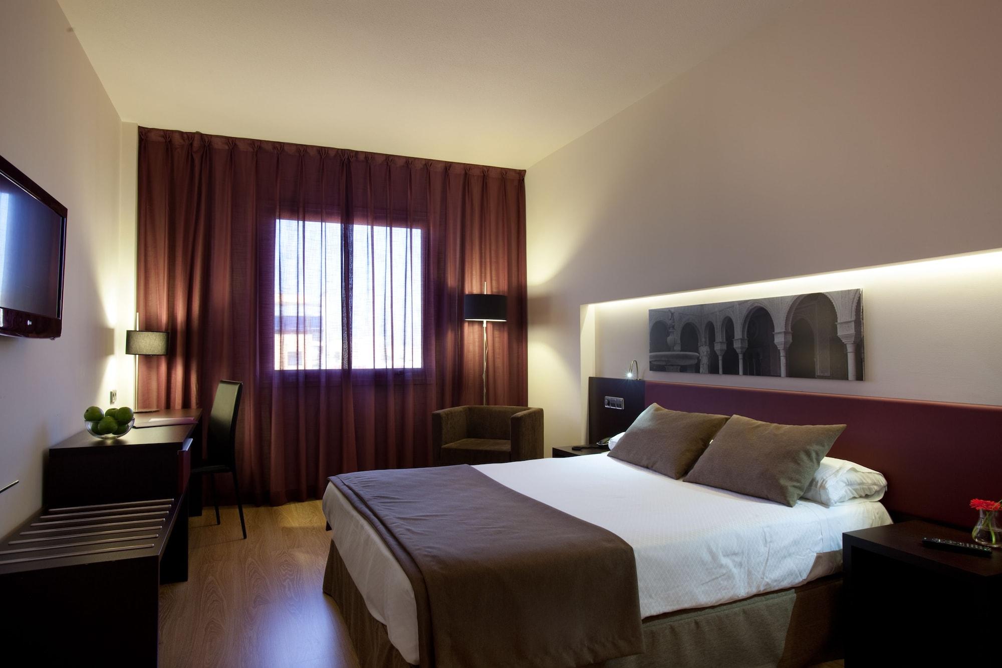 Only You Hotel Sevilla Pokój zdjęcie A room at the Hotel NH Collection Madrid Centro